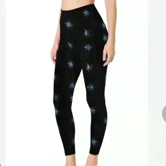 NWT Beyond Yoga High Waisted
Midi Snowflake shiny limited edition Legging
Sz S - Picture 5 of 9